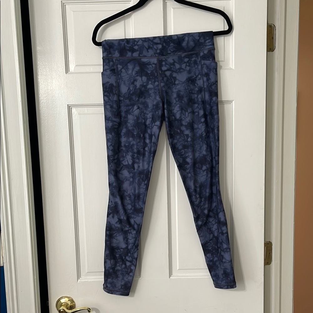 Athleta Black and Gray Tie-Dye Leggings